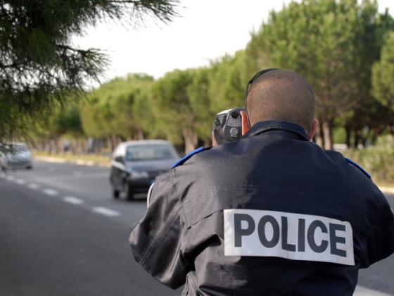 Contester un excès de vitesse avec un radar jumelles ? Votre avocat à Nimes vous informe